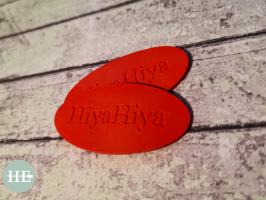 ​HiyaHiya Europe’s knitting needle guide. Interchangeable accessories.